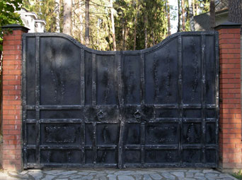 Forged automatic gate